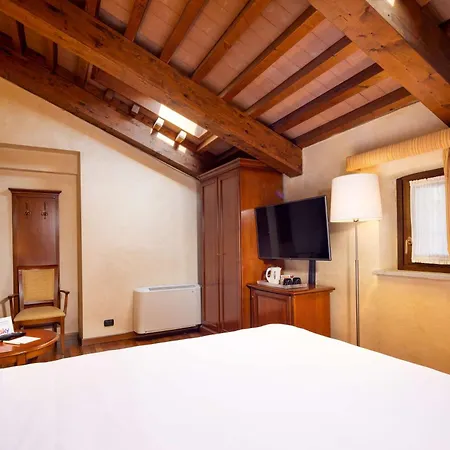 Best Western Plus Hotel Le Rondini San Francesco al Campo Buitenkant foto