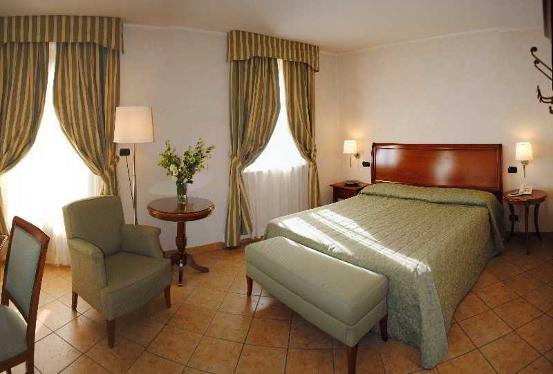 Western Le Rondini 3*