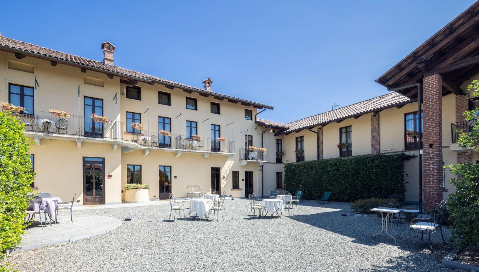 Western Le Rondini 3*