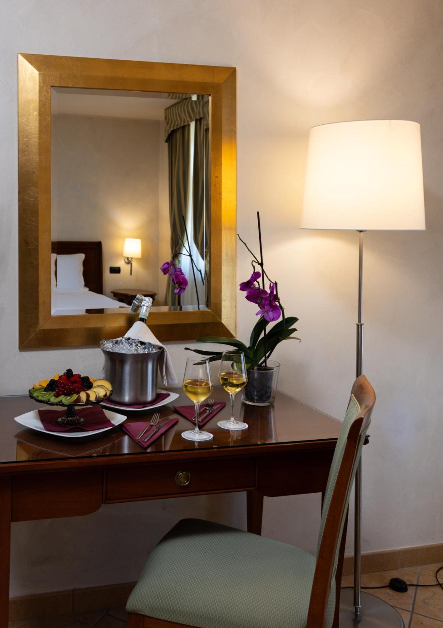 Western Le Rondini Hotel San Francesco al Campo